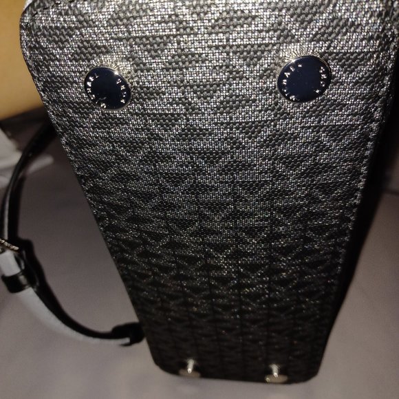 MICHAEL KORS BLACK & SILVER MESSENGER BAG - Picture 4 of 4